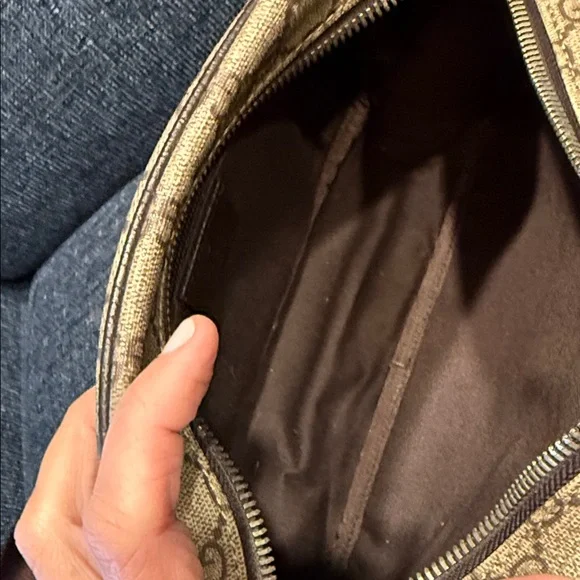 Gucci Supreme Camera Crossbody Bag - Picture 11 of 15